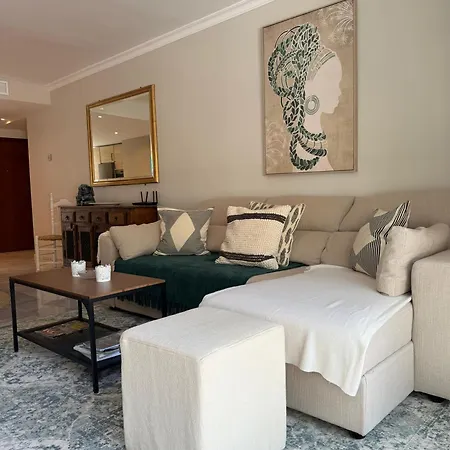 Appartamento West-facing Penthouse Roof Terrace Overlooking Pool Walk To Tennis And Golf In Benavista Estepona