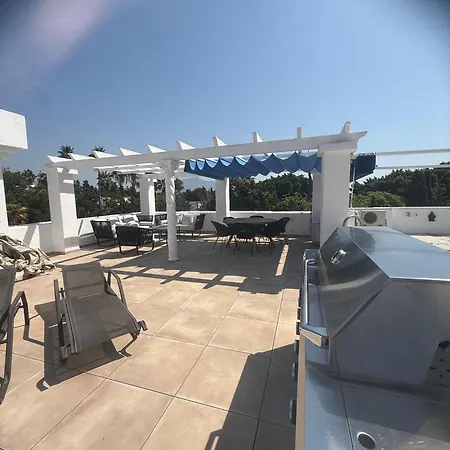 West-Facing Penthouse Roof Terrace Overlooking Pool Walk To Tennis And Golf Estepona