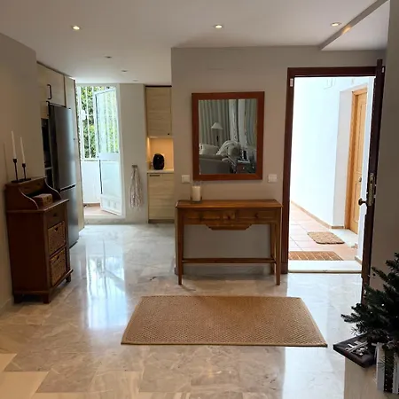 West-facing Penthouse Roof Terrace Overlooking Pool Walk To Tennis And Golf In Benavista Appartamento